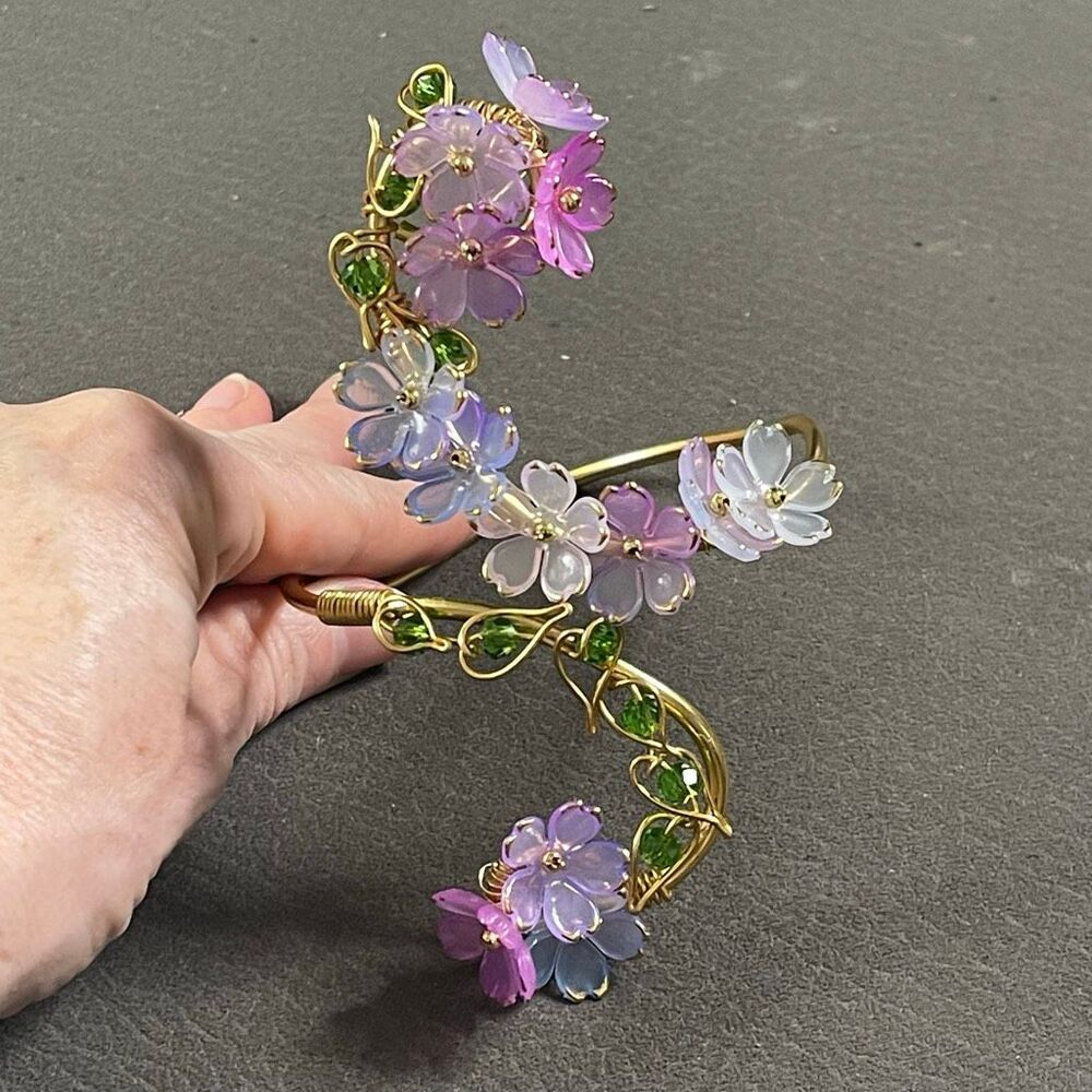 Enchanted adjustable gold tone floral arm cuff whimsical fairy core blossom flow - Picture 8 of 8